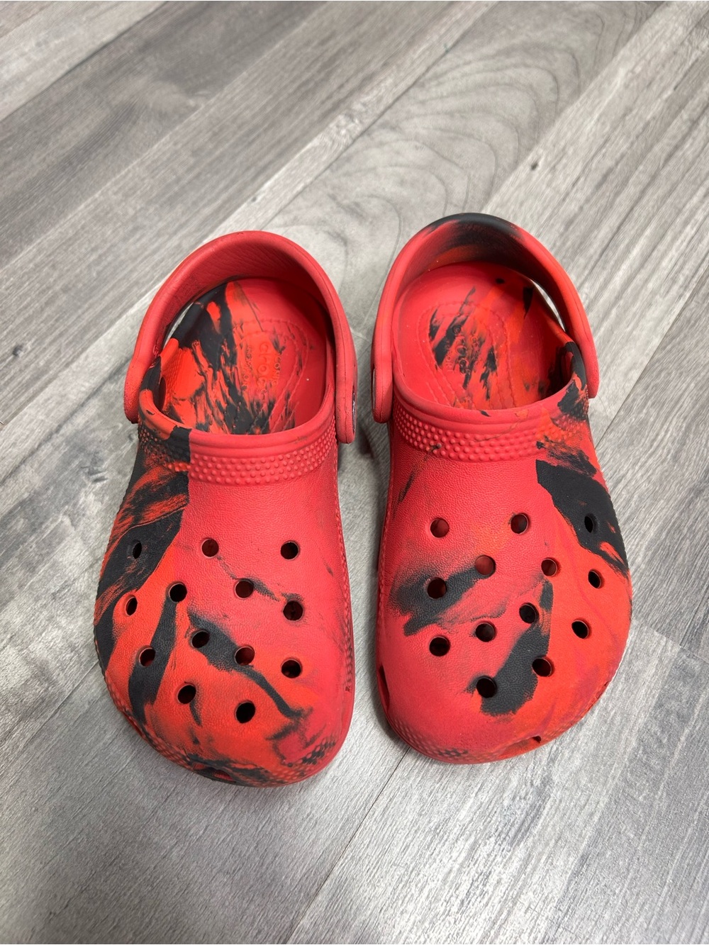 Crocs Boys Classic Marbled Clogs 11
